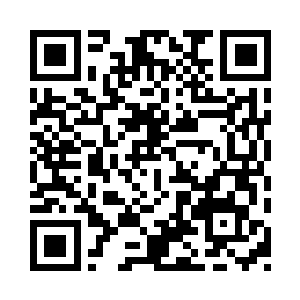 李宏伟也拿了一个蛋挞慢条斯理的撕包装二维码生成