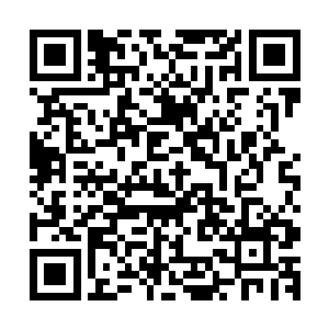 林铭拿着几张劣质符纸在店面中推销的场景她就感到几分心酸二维码生成