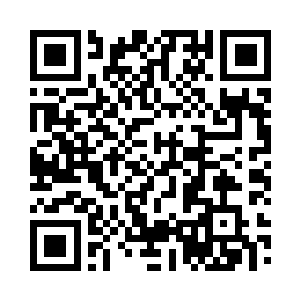 枪口稳稳的指向了正向他们走來的库森二维码生成