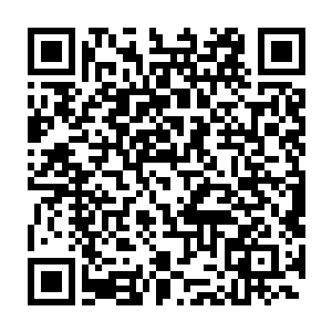 格格多尔才骇人发现之前的鱼叉已经变形成为了一只巨大的钢铁手掌二维码生成