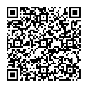 桃灼一愣正欲反驳却突然想起什么似的皱着眉转头扫了一眼自己身后的一群莺莺燕燕二维码生成