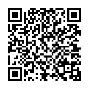 楼道里面甚至开始回荡起这些欧美武装承包商娴熟的相互叫喊声二维码生成