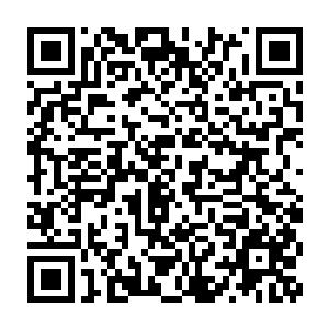 正一丝不挂的正在那里……两团圆滚滚的雪白峰峦就那样挂在那里二维码生成