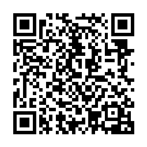 正借助一件特殊的下品神器隐藏踪迹与气息悄无声息的跟随着他二维码生成