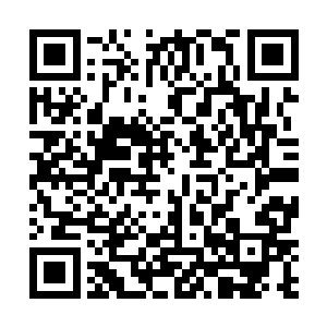 正是眼前这位汉子在自己最失意的时候给了淡淡的温暖二维码生成