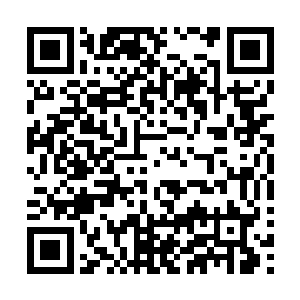 此时还要忍受周围那些同学们异样的目光和各种各样的谈论二维码生成