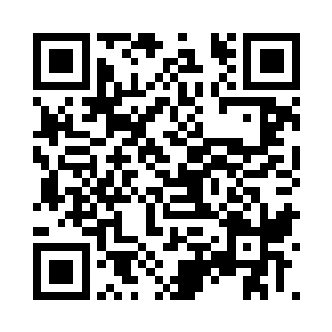 深刻得如同雕画的完美轮廓在晕黄的灯光下二维码生成