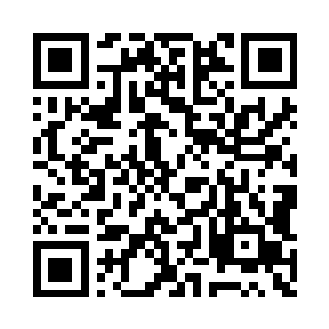 然后便要带着三位美女离开了……这样的一幕二维码生成