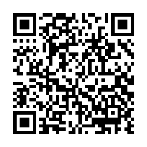 然后咆哮一声就举起了石头凳子对准了那暗门冲撞了过去二维码生成