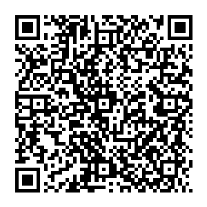 然后在传统的纸媒上也展开论争――甚至可以有严厉批判电影的观点――有争议有话题才有关注和知名度二维码生成