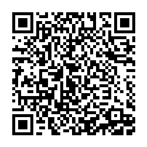 然后座位上有人冒着冷汗但是两变都没帮过的一个个逃似的奔向门口二维码生成