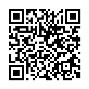 然后还有一张比双人床还大的纯木质案台二维码生成