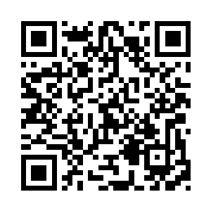 燕离人依旧在仔细研究着剑鞘上花纹的走向二维码生成