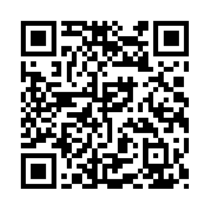 燕飞晴对同样风格的衣裙已经不再排斥了二维码生成