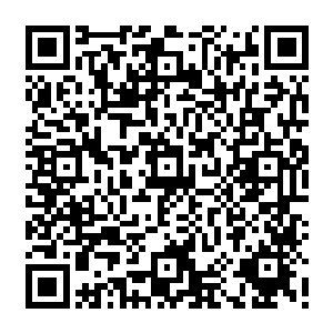 甚至就连被困在那些黄沙之中的楚旬也顿时感觉到有一股可怕的力量压在了他的身上二维码生成