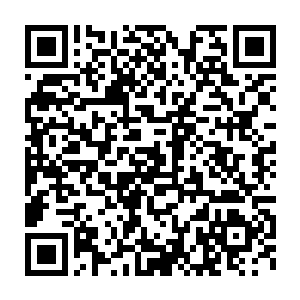 甚至还亲眼看着拉蒂西娅与他在梅根和自己面前做起那样的事儿来二维码生成