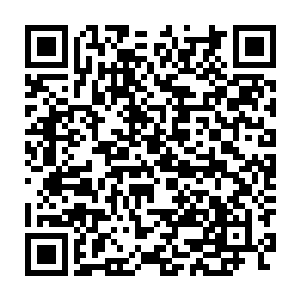 甚至连转过脸来看他一眼的兴致都没有――她仍然保持着刚才的姿态二维码生成