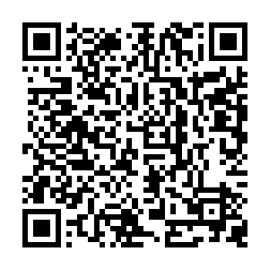 用铅笔在上面划出各种图案的线线圈圈……等到他终于舍得把本子收起时二维码生成