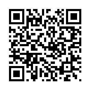 电视机前的卡卡惊讶地微微张开了嘴二维码生成