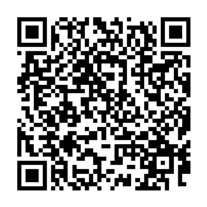 疯狂地吸收着周围的灵气・以那柄巨剑为中心生成了一个巨大的漩涡二维码生成