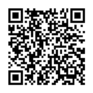 盛凌云毫不客气地抡起巴掌对着宇文碧云狠狠地抽二维码生成