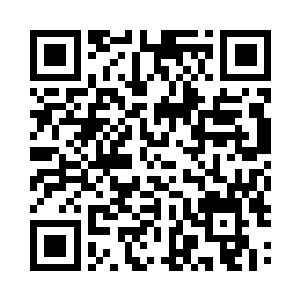 目光从迎新队伍挪向了远处华灯璀璨的日行宫二维码生成