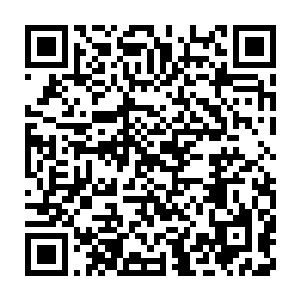 目光皆是带着一丝男人都懂得的意味在轩辕曼舞的身体上下游弋着二维码生成