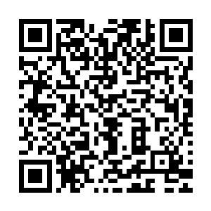 看到了坐在斜后方的查理兹――今晚查理兹就实现了她的目标二维码生成