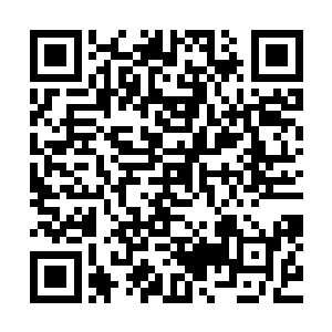 看着她的老公和妈妈站在边上讨论回去要如何如何给她补身体二维码生成