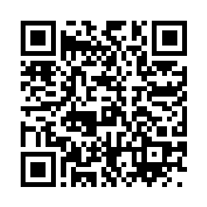 眼睁睁地看着张潇晗微微倾斜着经过他们身边二维码生成