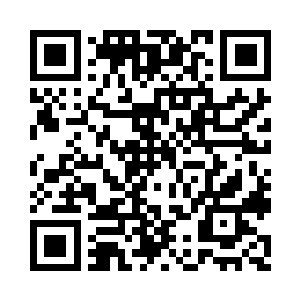 破碎的巨大玻璃说明了发生的一切的经过二维码生成