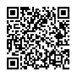 硬着头皮赔尽笑容就在那个男人跟前站了一刻钟的时间二维码生成