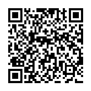 离开了窗边的张铁把卧室里的万年萤石灯的灯罩旋开二维码生成