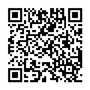 秦宇清楚的看见对方在看到自己的那一瞬间放大的眼瞳二维码生成