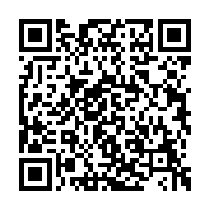 站在旗舰甲板上的灵犀藏在衣袖中的手紧了又紧二维码生成