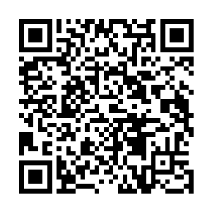 等到他们一起代表县委县政fu到洼崮区委看望了值班干部二维码生成