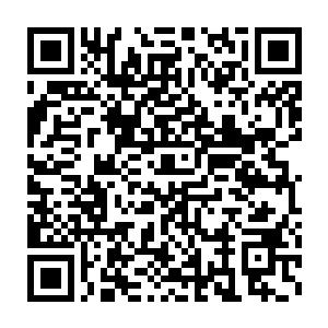 等到杨小花已经基本认清了中大山庄1912房间里的日常生活用品和设施二维码生成