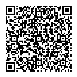 绝不能这样眼睁睁地地看着慕容玥葬送在自己父皇这样一个终日只知道留恋美色的老头子的手中二维码生成