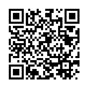 翠羽王后在侍卫的保护下终于从刺藤牢笼挣脱二维码生成