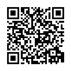 翻出一红一绿两个硬皮封面的小本子递了过去二维码生成