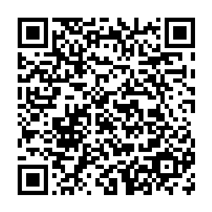 而且他此时的脸色相当的古怪……似乎是被人说中了他的糗事似的二维码生成