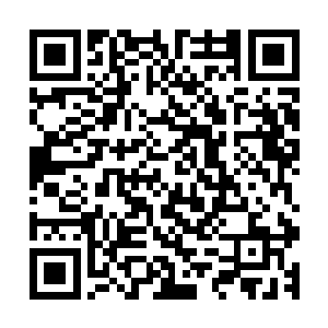 而且沙老师还炼制出了战斗力探测器和极光链锯枪这样的法宝二维码生成