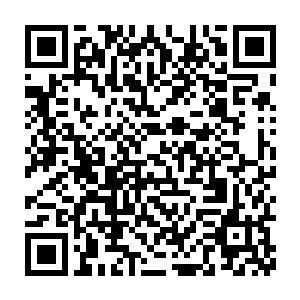 而张瑞副市长也肯定不会这么容易地转向支持他们东宏建设集团公司了二维码生成