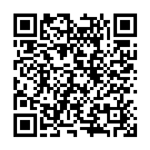 而最狠的是他还叫了警察埋伏在这里等着他们上钩二维码生成