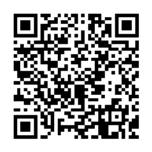 而秦方则是将自己开来的那辆车交给了这里的泊车小弟去处理了二维码生成