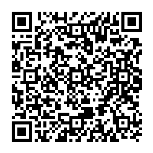 而除了冰峰原先就有的一个垂直冰窟口和最上面的一小截还保持着完全的冰的模样二维码生成