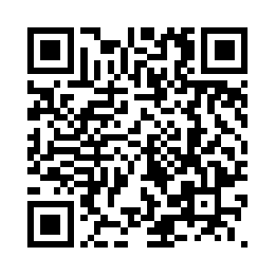 自顾自低头在他的手机通讯录里找根叔的号码二维码生成