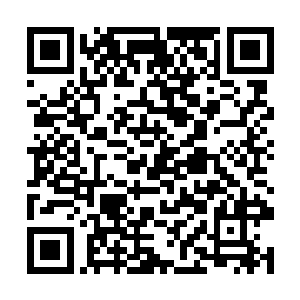 至今他还是没有养成没事便与人结交的意识或者习惯二维码生成
