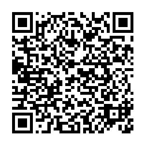 莫非他们准备通过某种远程的遥控装置来解除我们身上的金属箍带二维码生成