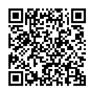 菲尼斯只感觉到一股强光射进了眼睛 连忙抬手挡住双眼二维码生成